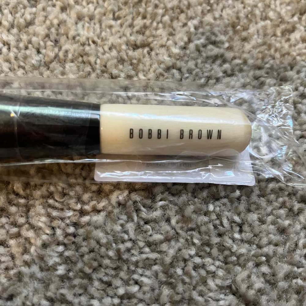 COPY - Bobbi Brown full coverage face bronzer brush - Picture 2 of 5